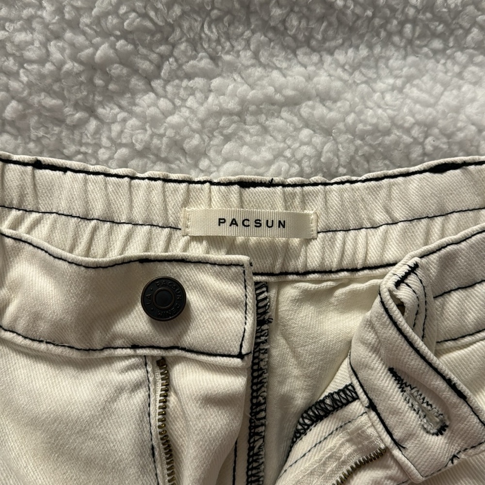 PACSUN xs white shorts with black stitching - Picture 3 of 3